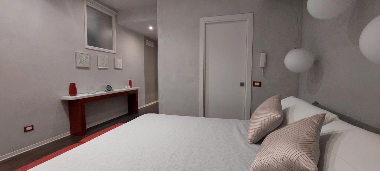 Pantofola Del Papa Luxury At Vatican Apartment Rome Exterior photo