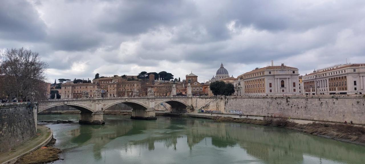 Pantofola Del Papa Luxury At Vatican Apartment Rome Exterior photo